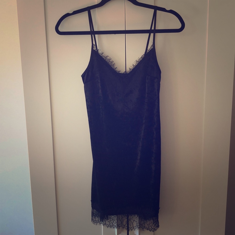 Black velvet mini 👗